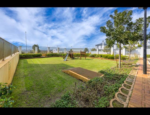 2 BEDROOM APARTMENT FOR SALE IN LANGEBERG RIDGE